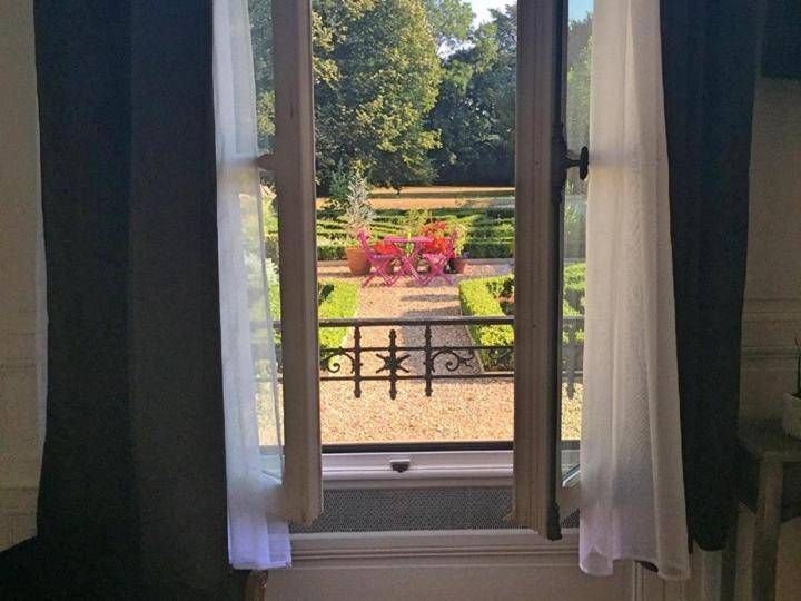 La Maison Dans Le Parc Сен Дизие Екстериор снимка